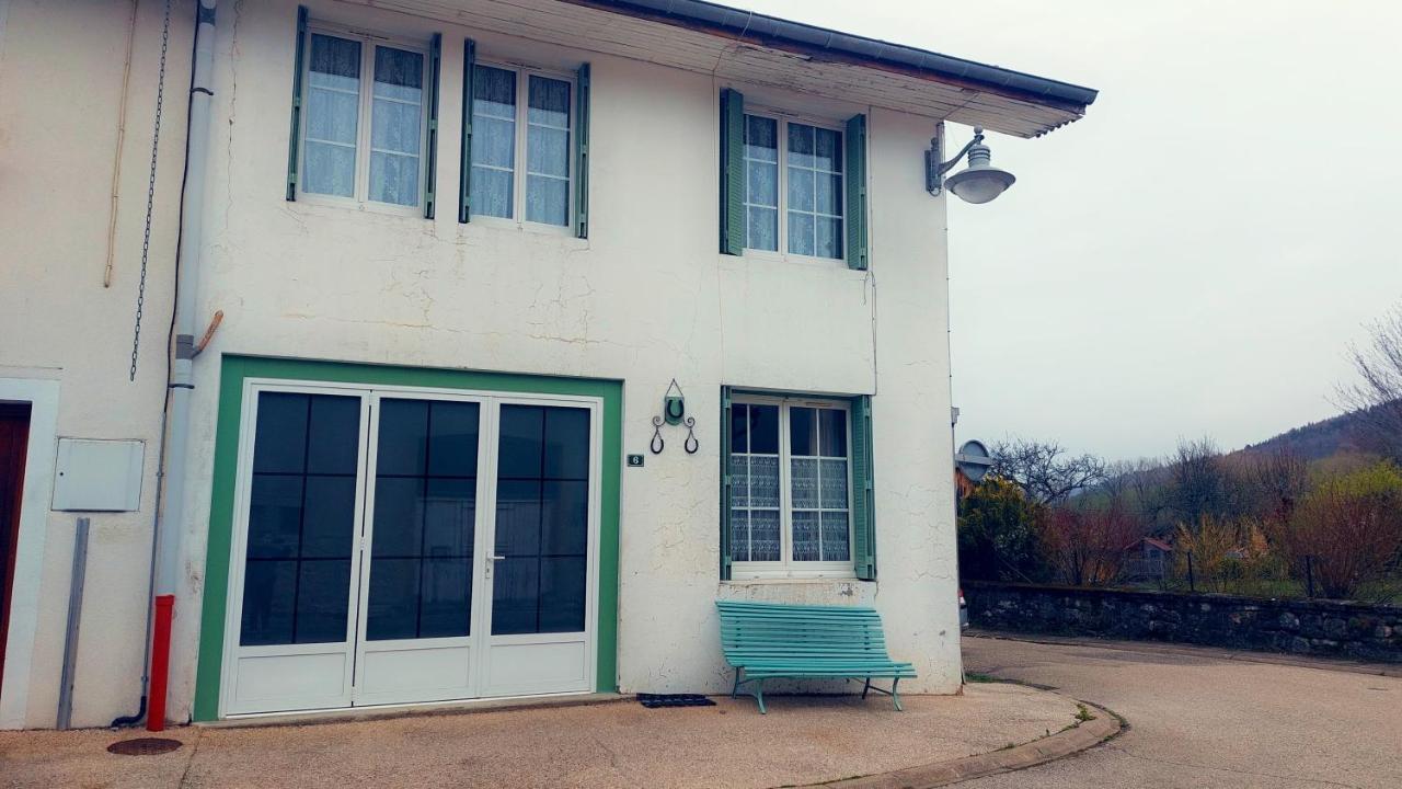 Maison Confortable Avec Vue Sur La Montagne A Charix エクステリア 写真